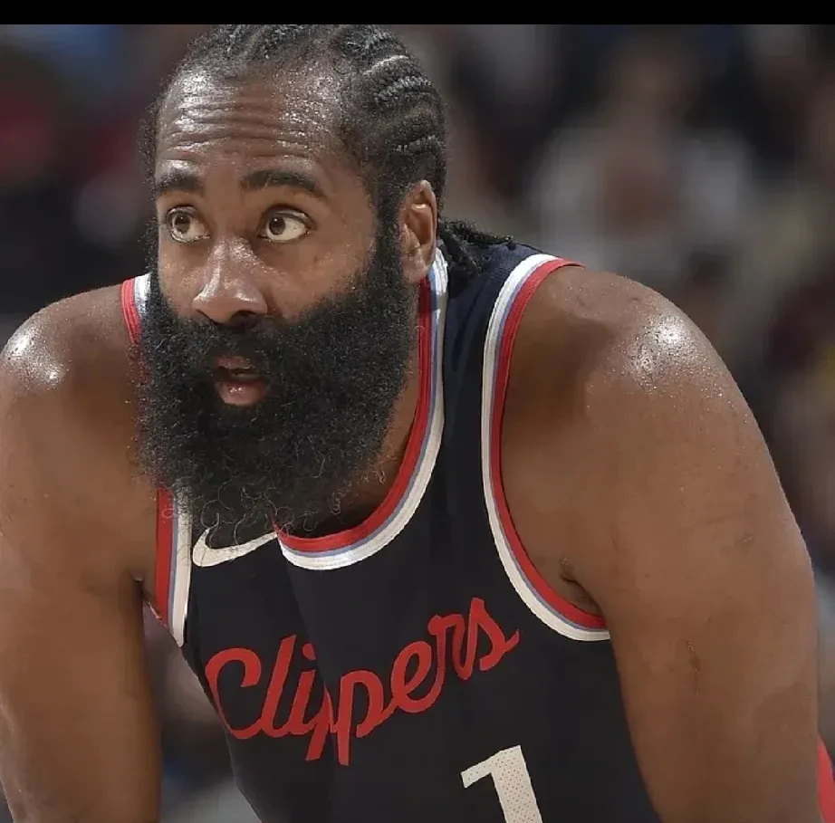 爆冷引发热议！，哈登在澳大利亚队比赛中领先优势明显观众掌声雷动的简单介绍