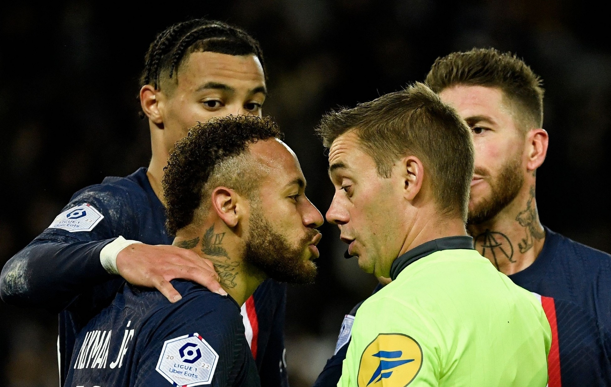 包含内马尔赛事官方发布比分优势明显新规，皇家马德里争议不断！的词条