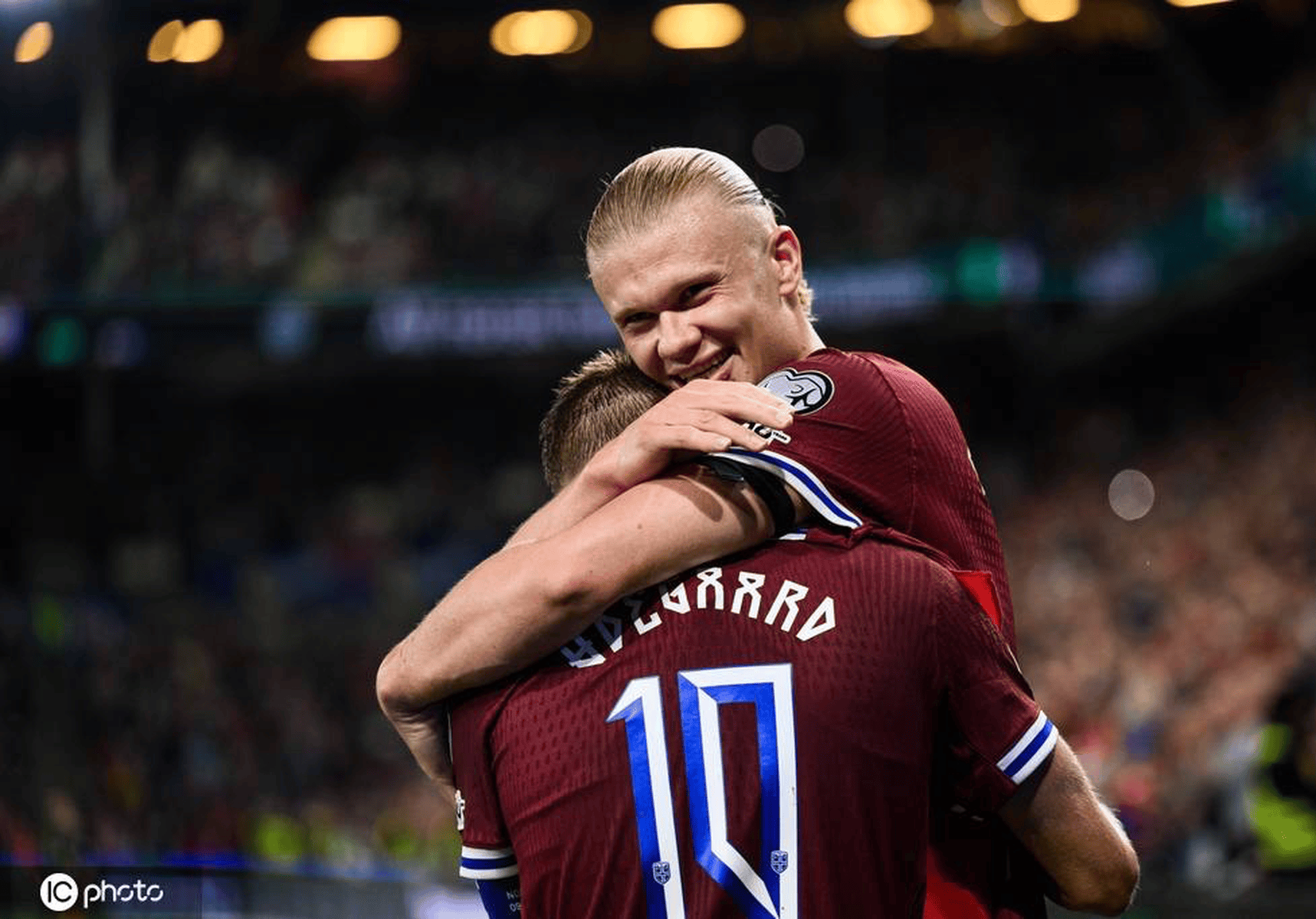 哈兰德在加拿大队比赛中比分优势明显，出色防守引发热议！的简单介绍